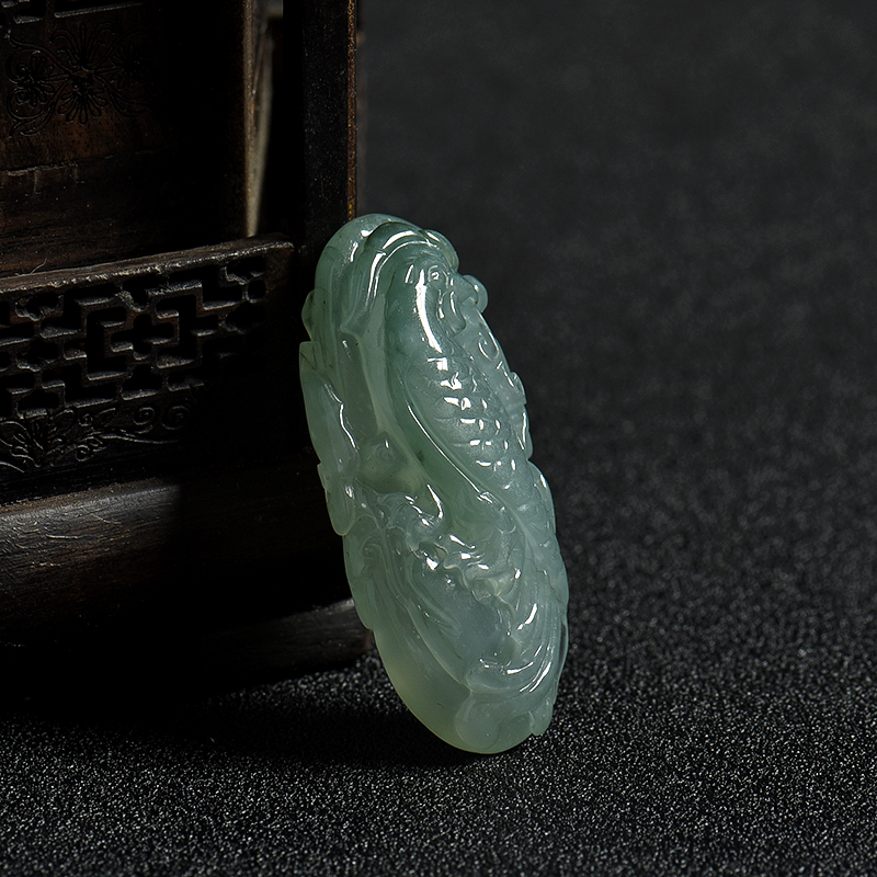 暗绿翡翠英明神武吊坠-红掌柜
