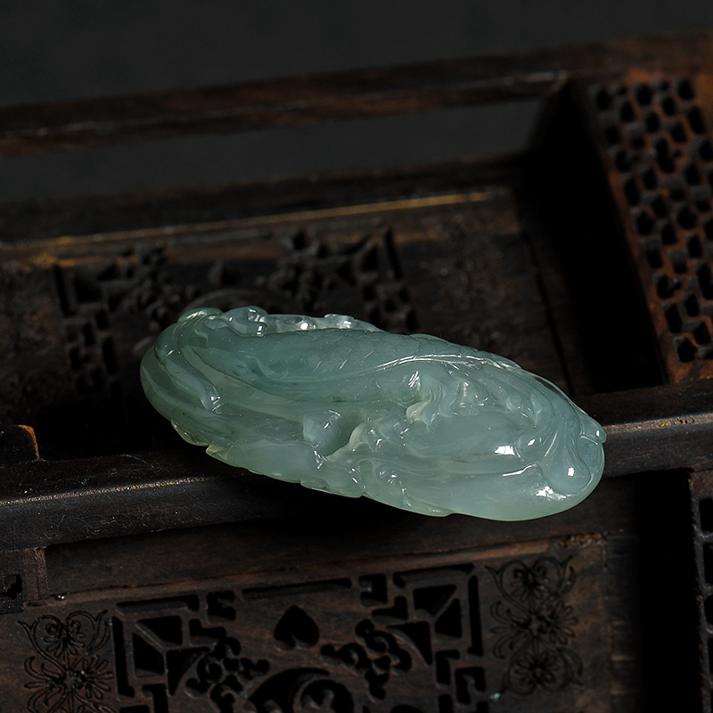 天然翡翠英明神武吊坠-红掌柜