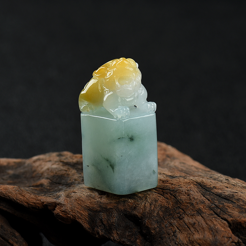 俏色翡翠貔貅印章-红掌柜