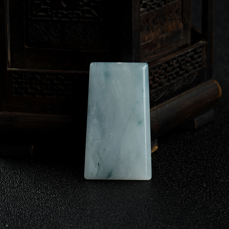 翡翠无事牌吊坠-红掌柜