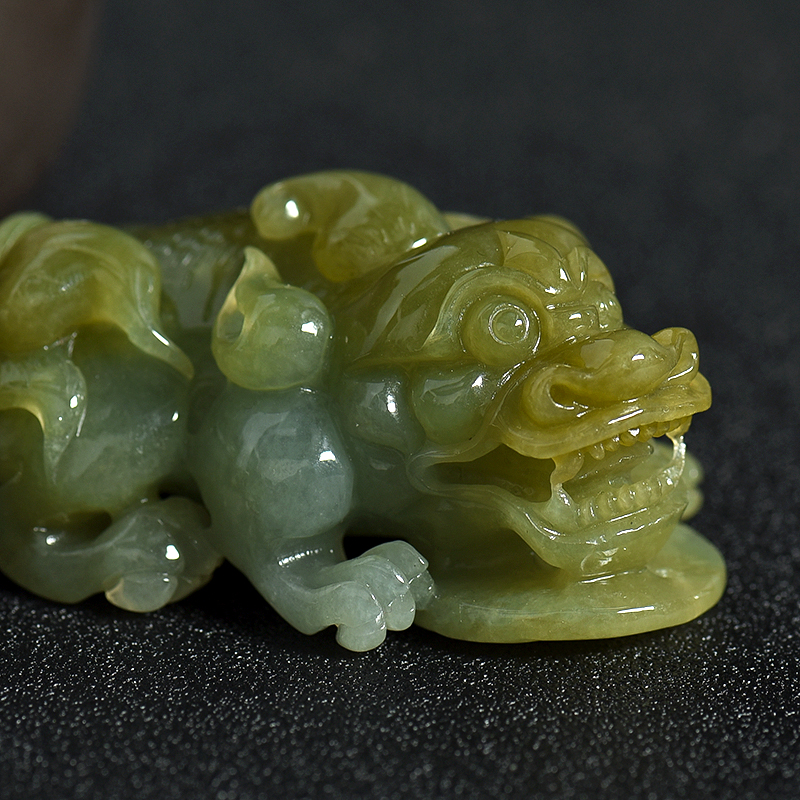 天然糯种俏色翡翠貔貅吊坠-红掌柜