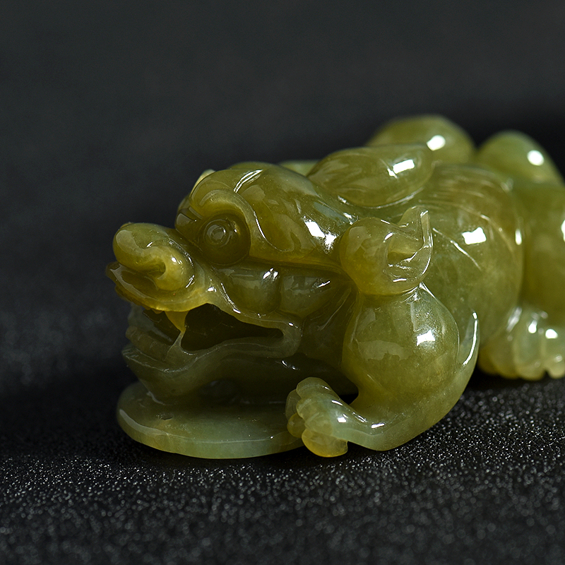 缅甸天然糯种俏色翡翠吊坠-红掌柜