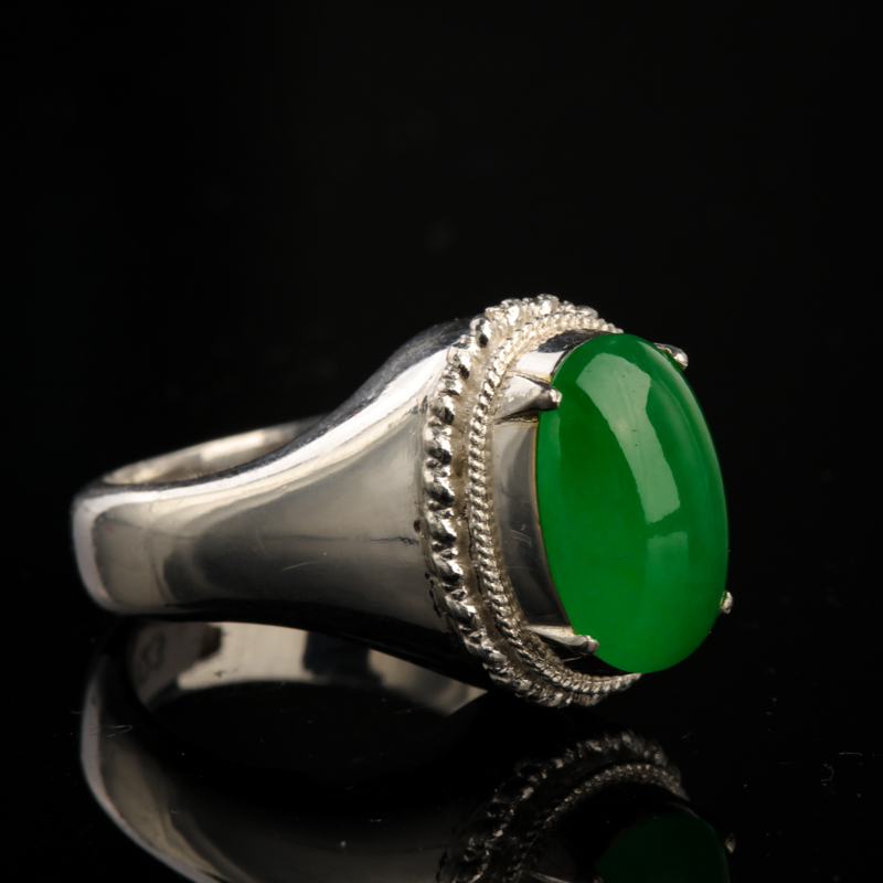 糯冰种翡翠-红掌柜