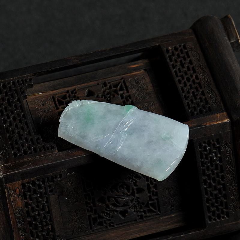 翡翠节节高升吊坠-红掌柜