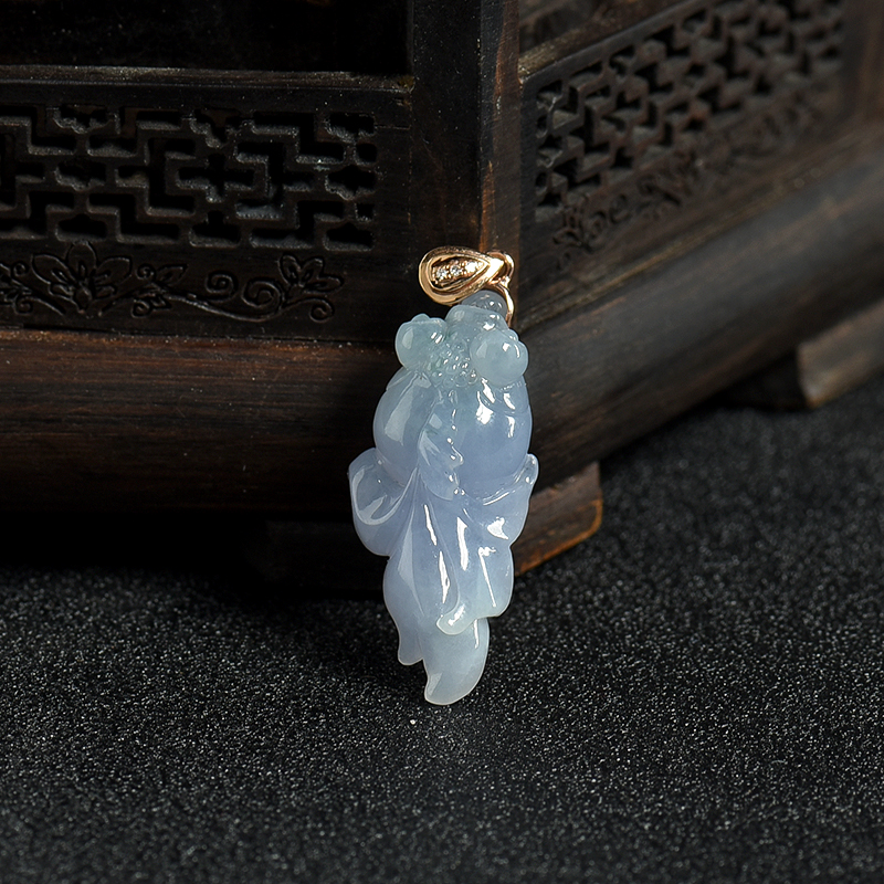 天然缅甸糯种浅紫翡翠金鱼吊坠-红掌柜