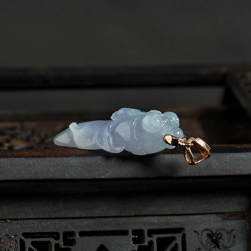 翡翠金鱼吊坠-红掌柜