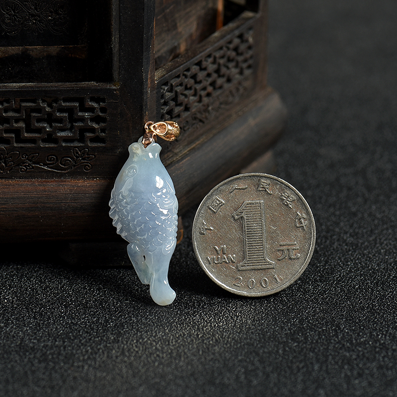 天然糯种浅紫翡翠金鱼吊坠-红掌柜