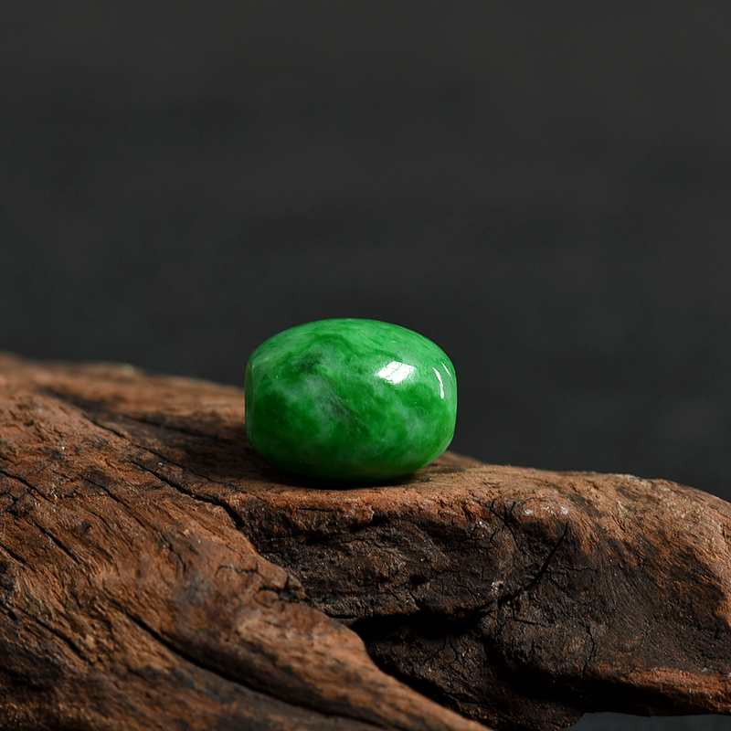 缅甸豆种翠绿翡翠路路通吊坠-红掌柜