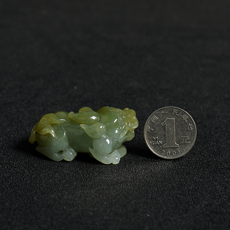 天然糯种俏色翡翠貔貅吊坠-红掌柜
