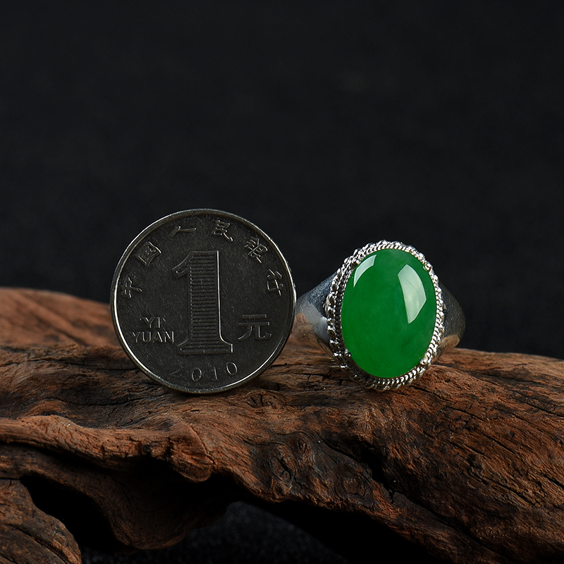 糯冰种翠绿翡翠-红掌柜