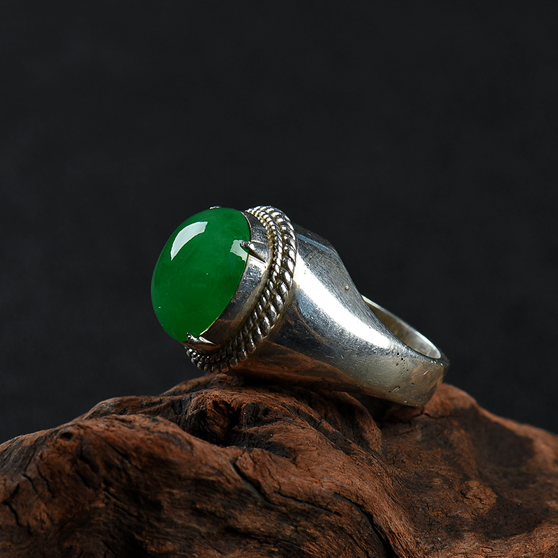 翠绿翡翠戒面-红掌柜
