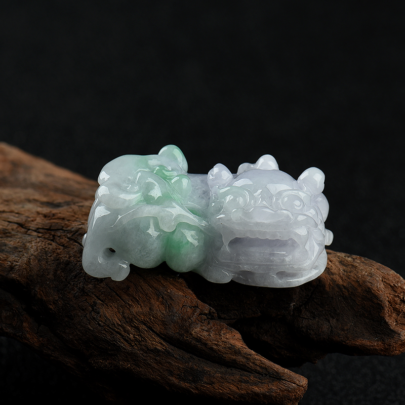 豆种春带彩翡翠貔貅吊坠-红掌柜