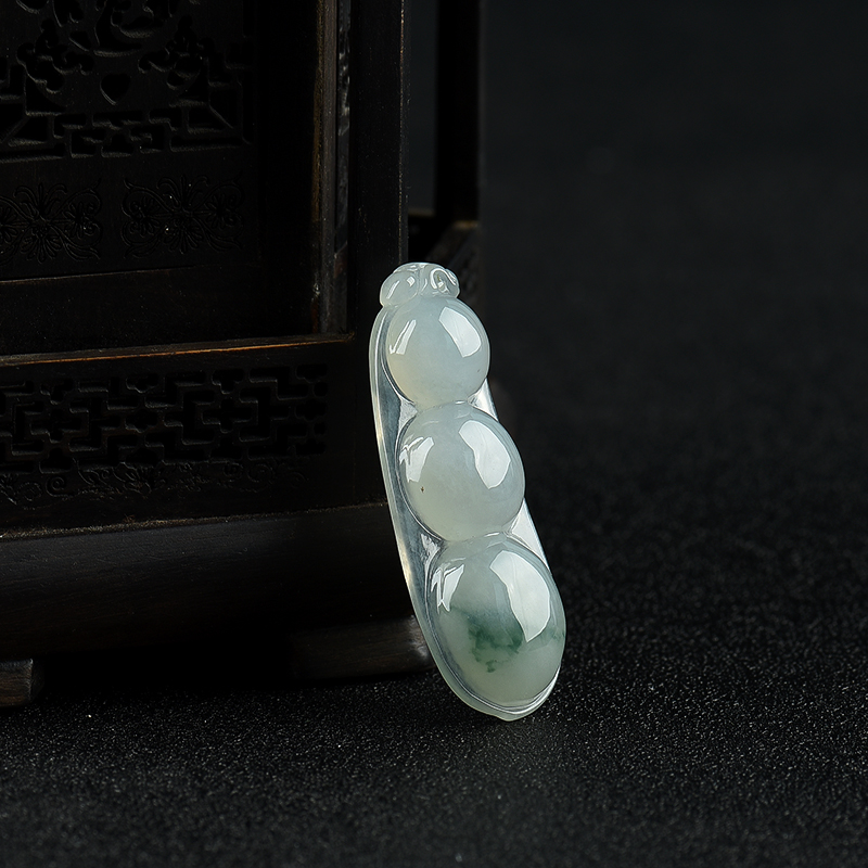 飘花翡翠连中三元吊坠-红掌柜