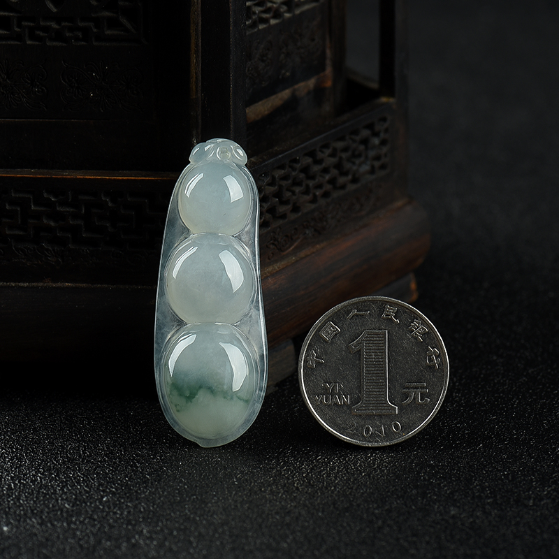 天然翡翠连中三元吊坠-红掌柜