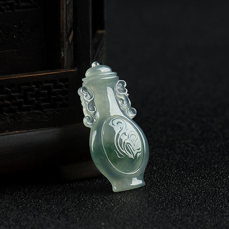 飘花翡翠宝瓶吊坠-红掌柜