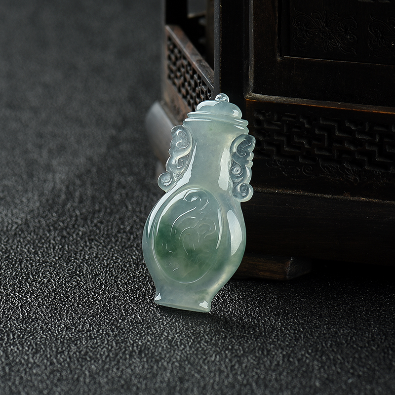 糯冰种翡翠宝瓶吊坠-红掌柜