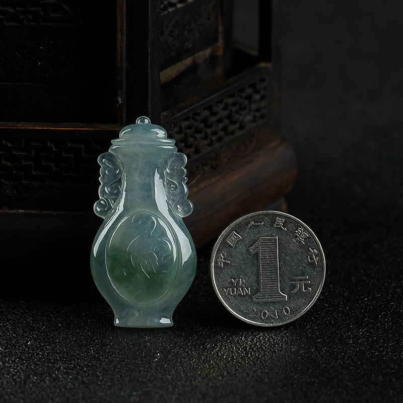 天然翡翠宝瓶吊坠-红掌柜
