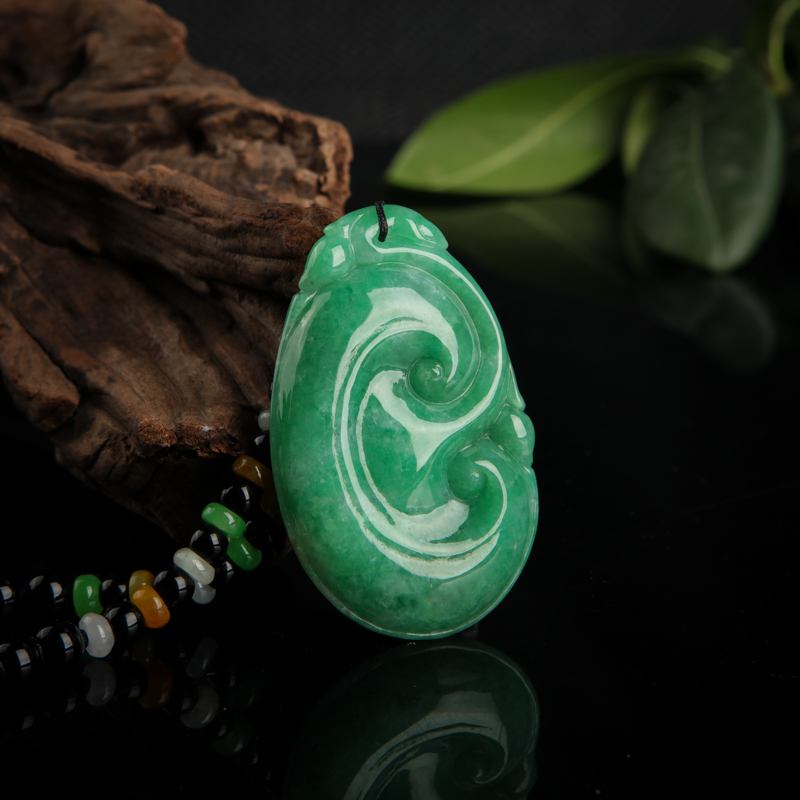 豆种深绿翡翠如意吊坠-红掌柜