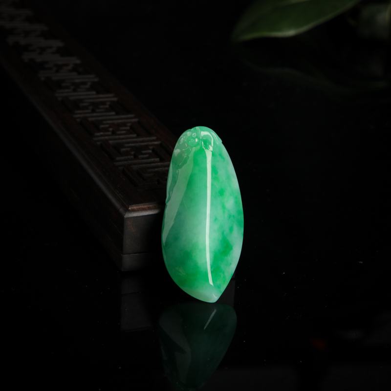 天然糯种飘翠翡翠福瓜吊坠-红掌柜