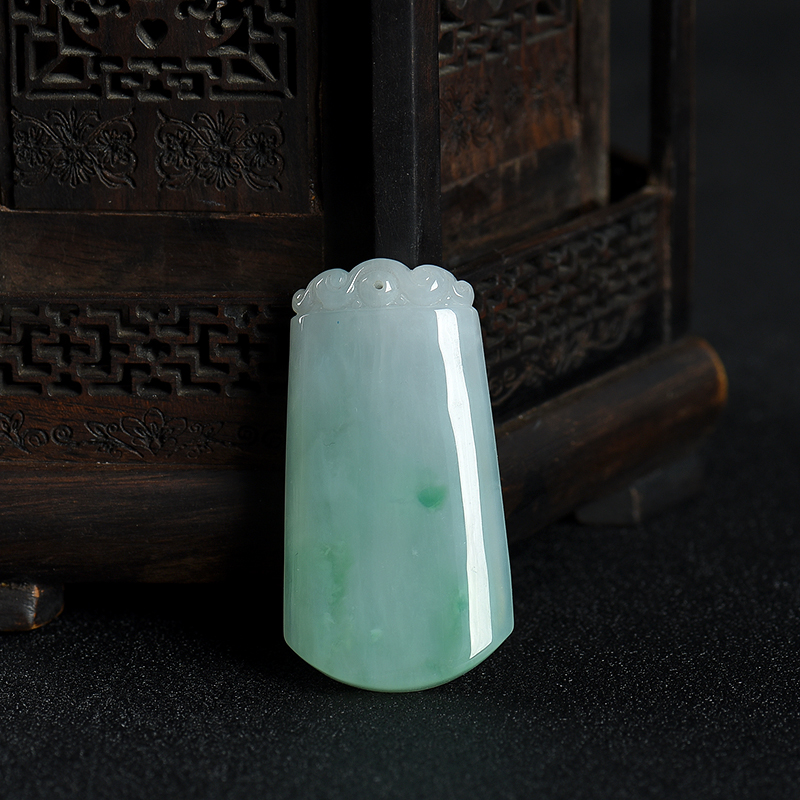 缅甸天然糯种飘翠翡翠无事牌吊坠-红掌柜