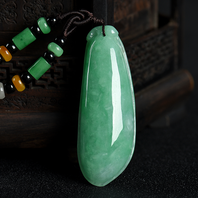 缅甸天然豆种豆绿翡翠吊坠-红掌柜