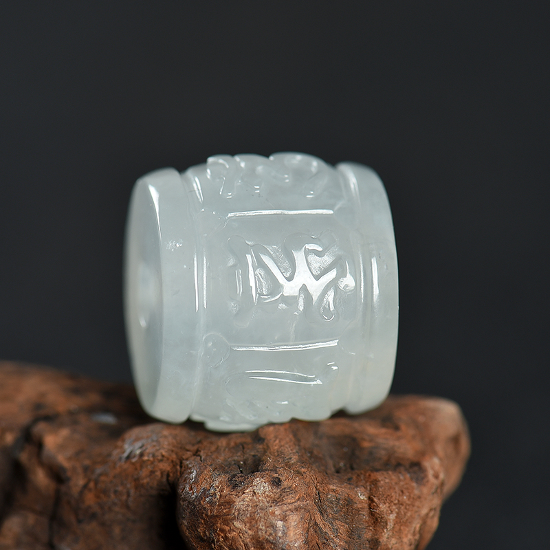 糯冰种翡翠路路通吊坠-红掌柜