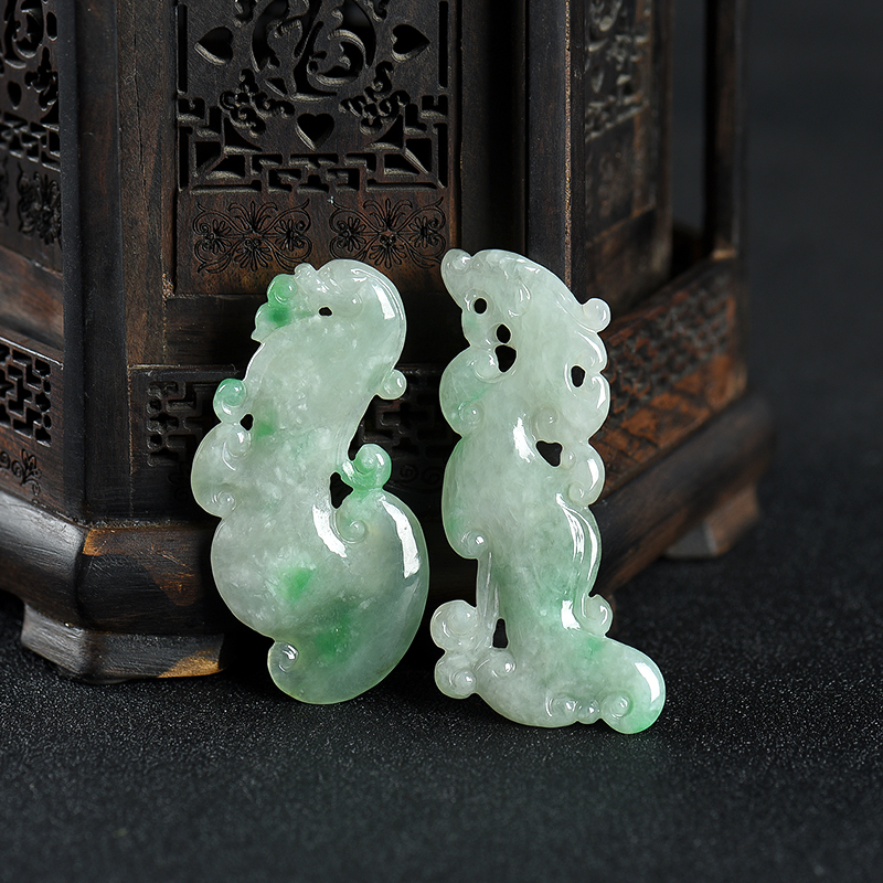 豆种飘翠翡翠龙凤吊坠-红掌柜