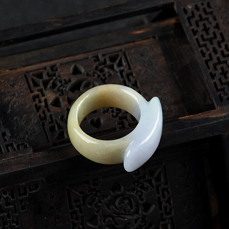 糯种俏色翡翠戒指-红掌柜