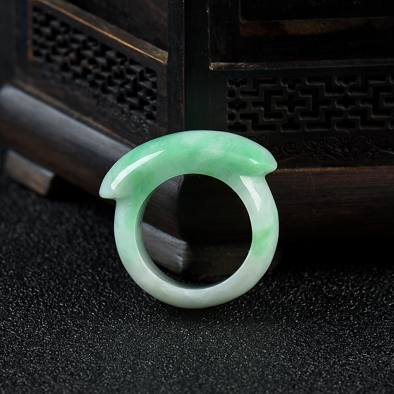 翡翠马鞍戒指-红掌柜