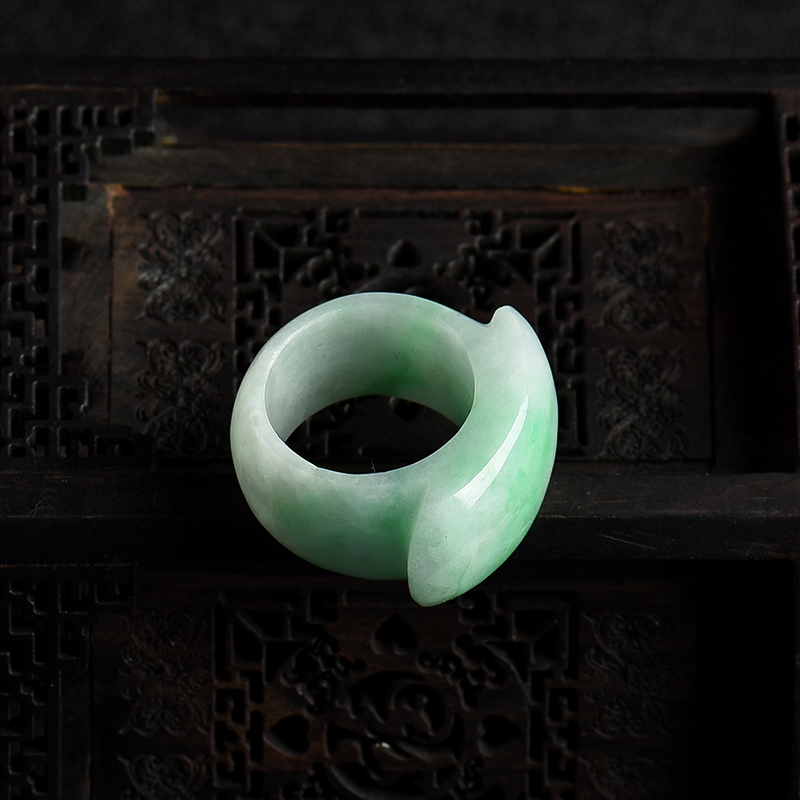 豆种飘翠翡翠戒指-红掌柜