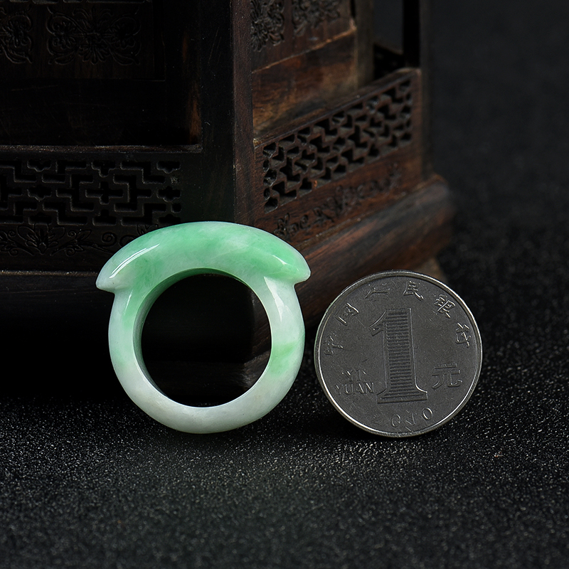 天然翡翠马鞍戒指-红掌柜