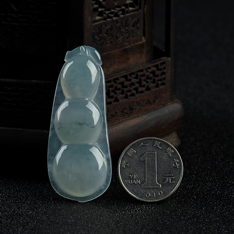 天然翡翠连中三元吊坠-红掌柜