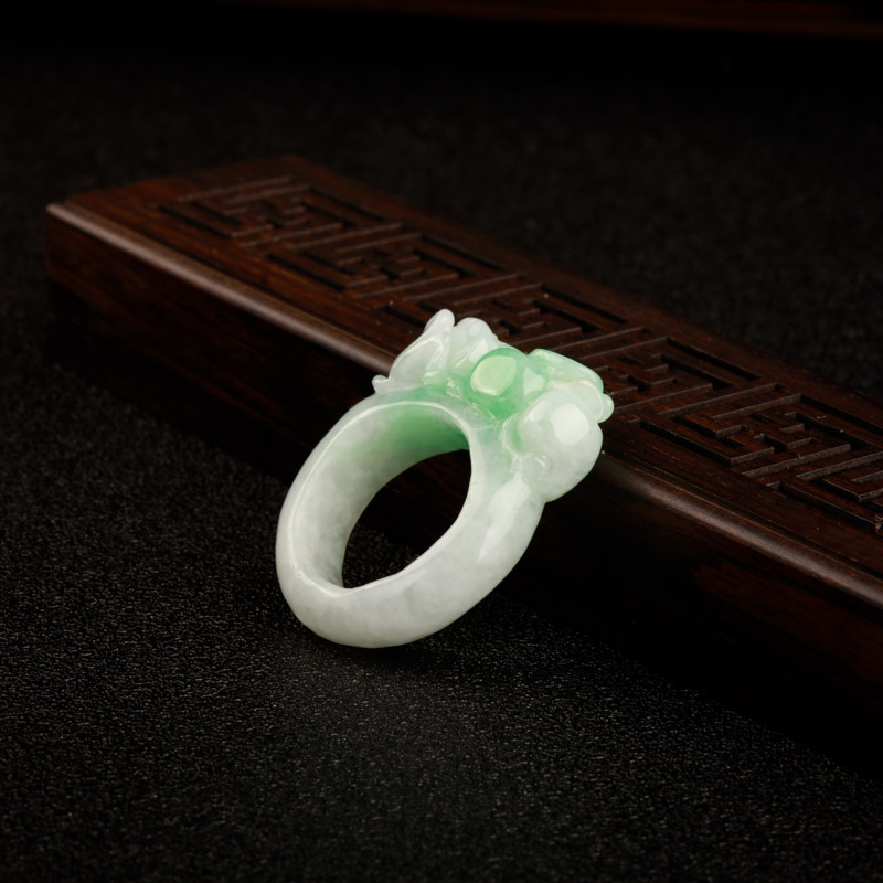 缅甸豆种飘翠翡翠貔貅扳指-红掌柜