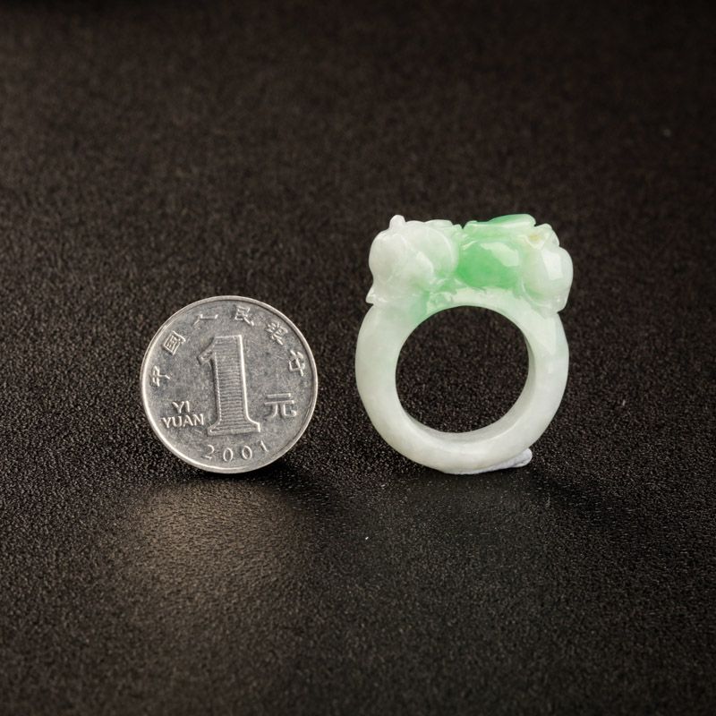 豆种飘翠翡翠貔貅扳指-红掌柜
