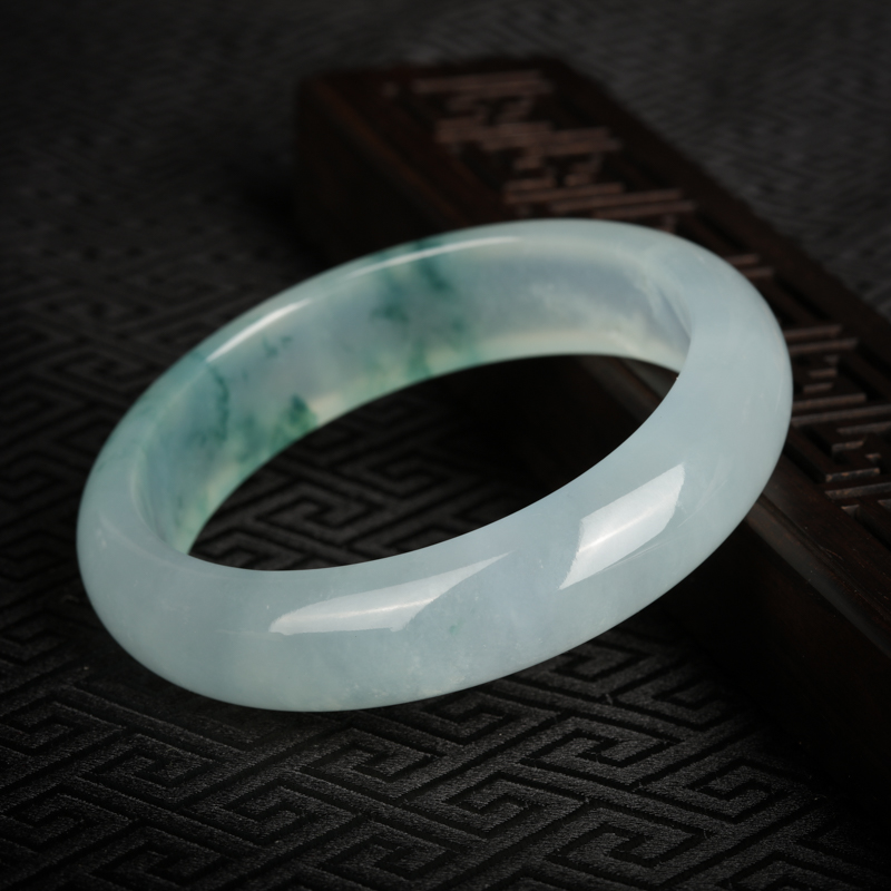 糯冰种翡翠手镯-红掌柜