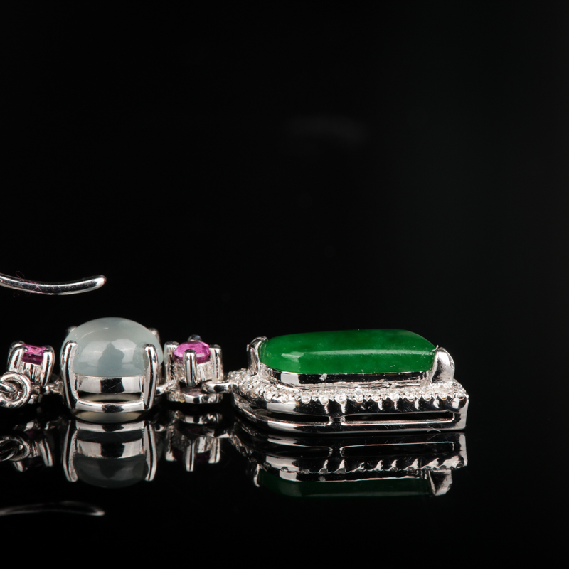 糯冰种翡翠-红掌柜