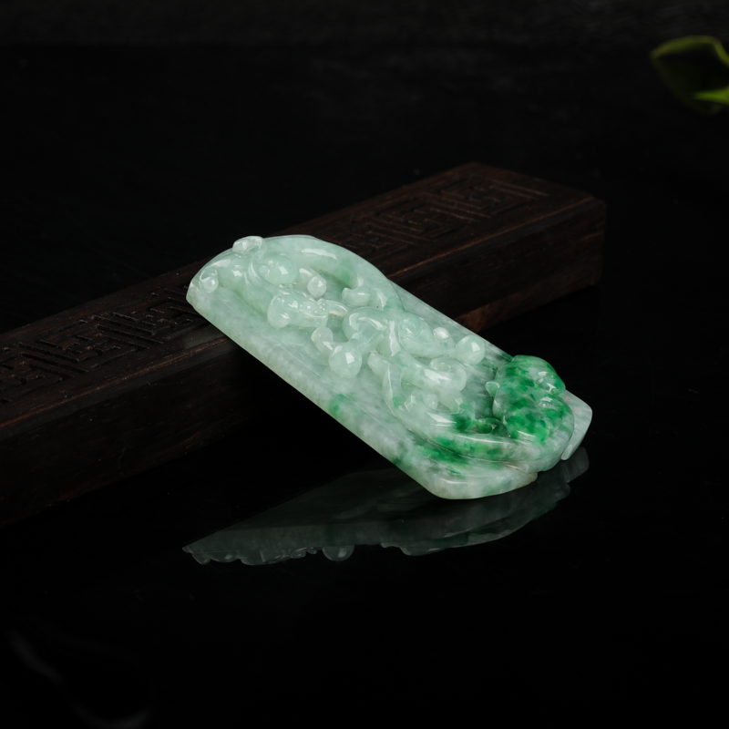 飘翠翡翠辰龙吊坠-红掌柜