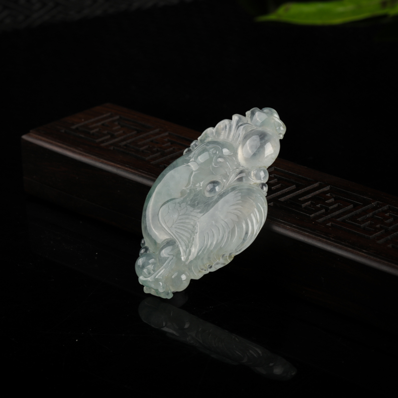 糯冰种翡翠-红掌柜