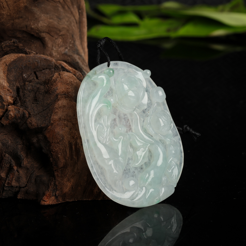 糯冰种飘翠翡翠吊坠-红掌柜