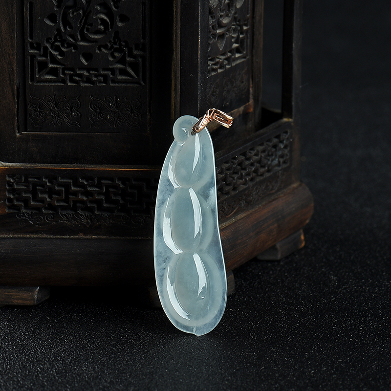 糯冰种翡翠吊坠-红掌柜