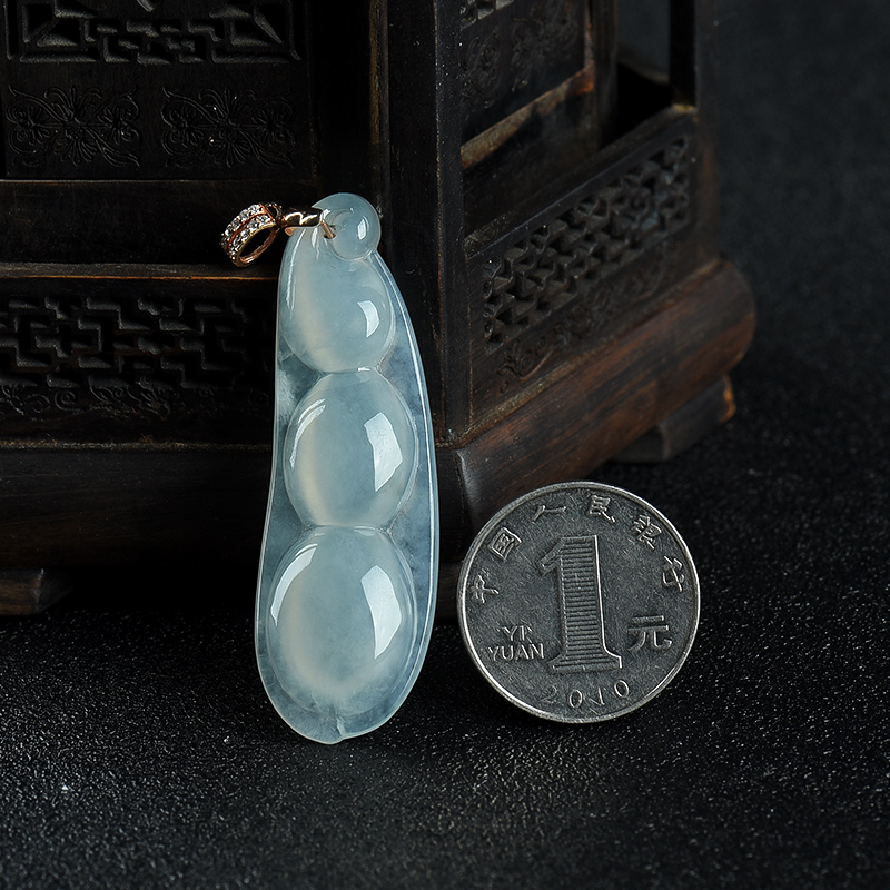 糯冰种翡翠-红掌柜