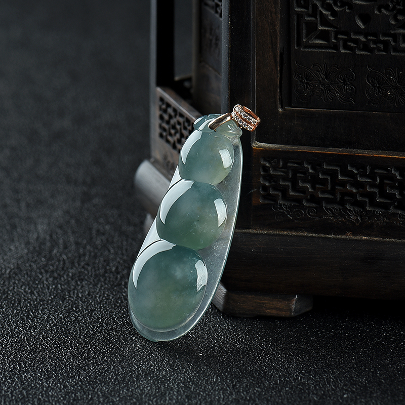 翡翠连中三元吊坠-红掌柜