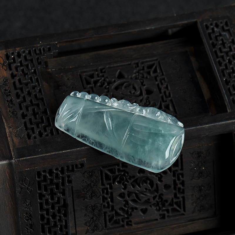 天然翡翠节节高吊坠-红掌柜