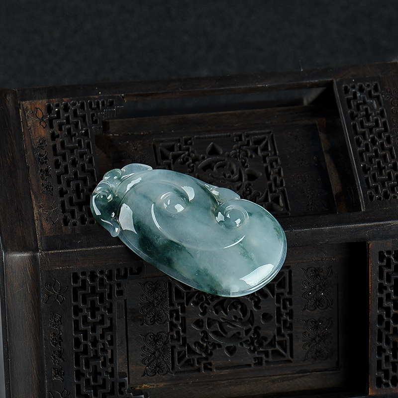 天然翡翠如意吊坠-红掌柜