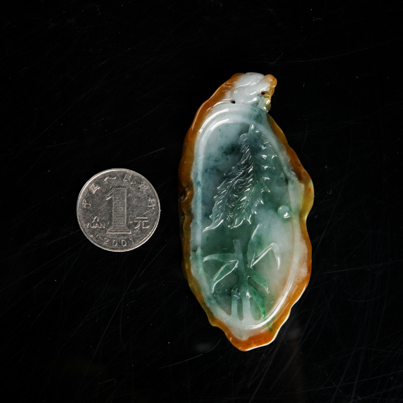 糯种俏色翡翠吊坠-红掌柜