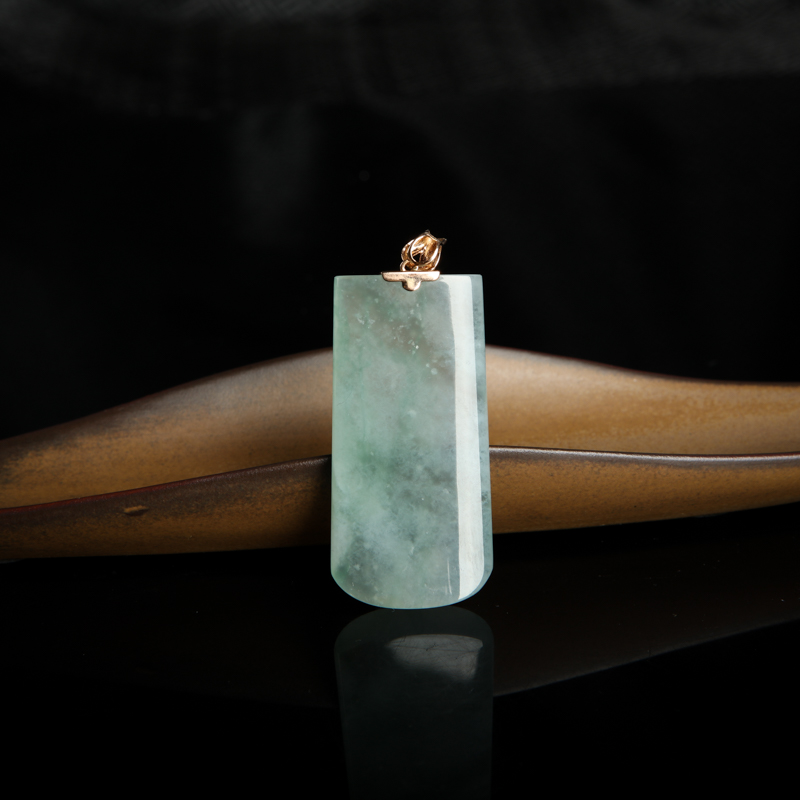 缅甸天然飘花翡翠无事牌吊坠-红掌柜