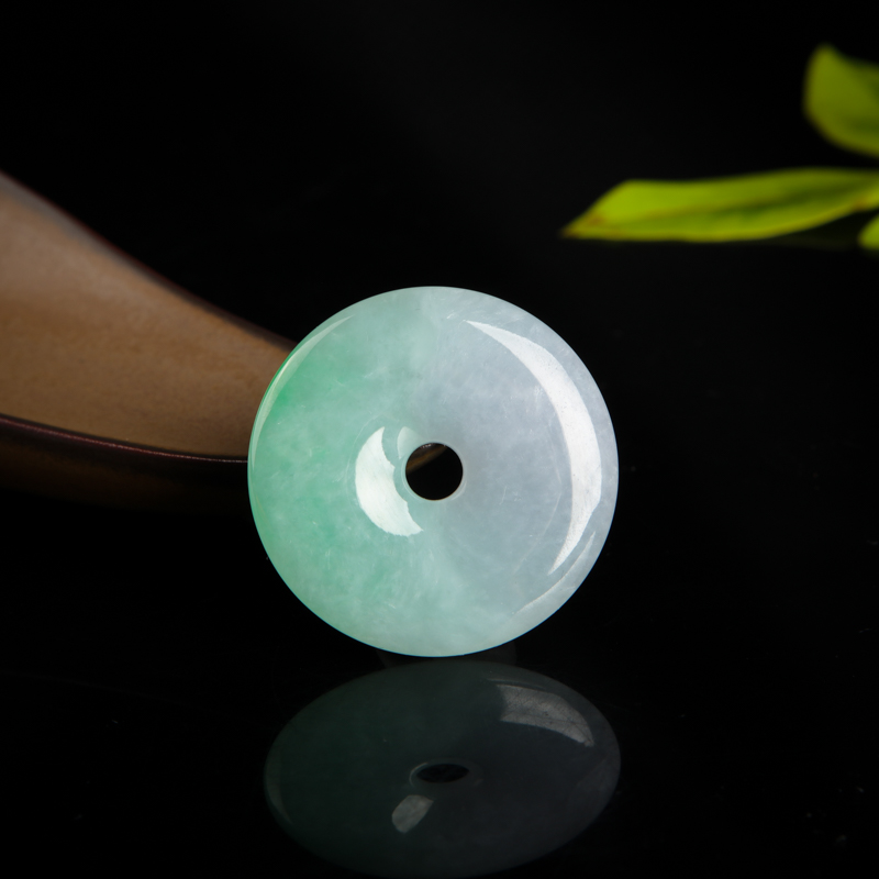 豆种春带彩翡翠平安扣吊坠-红掌柜