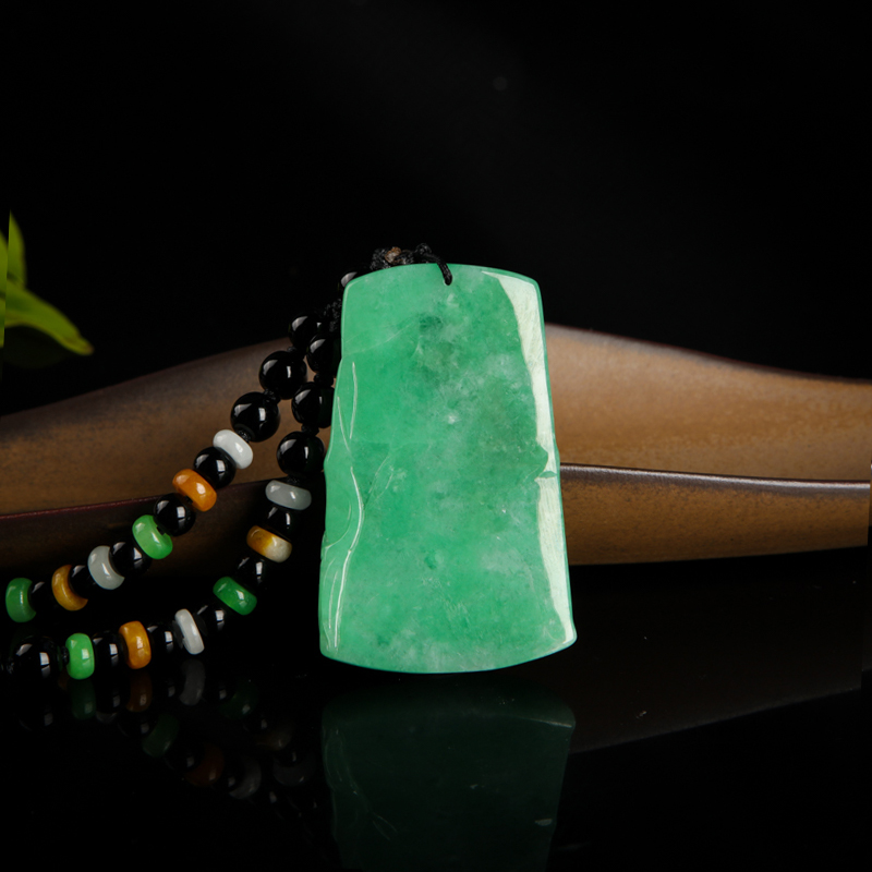 翠绿翡翠节节高吊坠-红掌柜