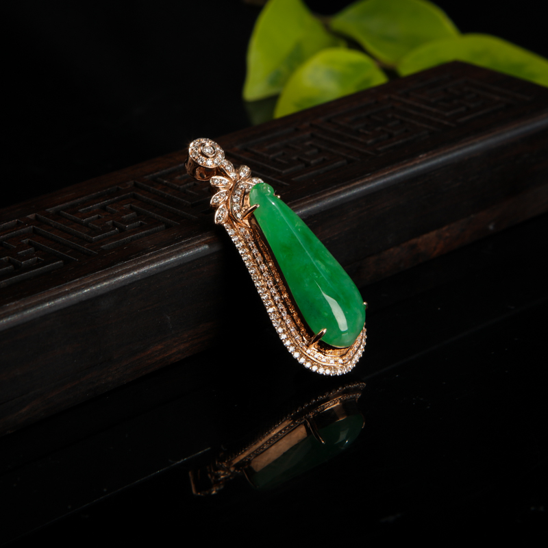 天然18k豆种翠绿翡翠福瓜吊坠-红掌柜