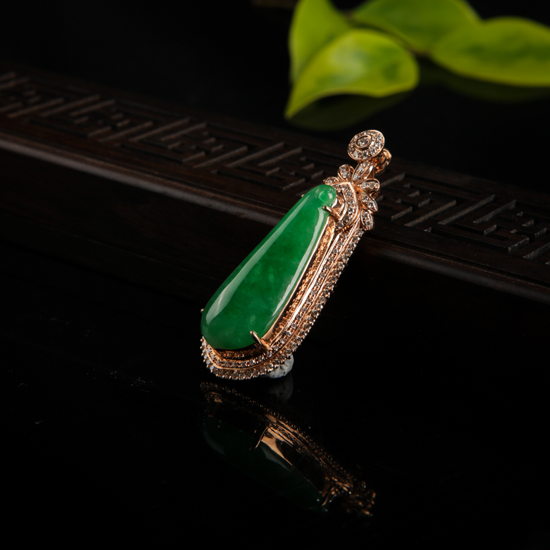 豆种翠绿翡翠福瓜吊坠-红掌柜